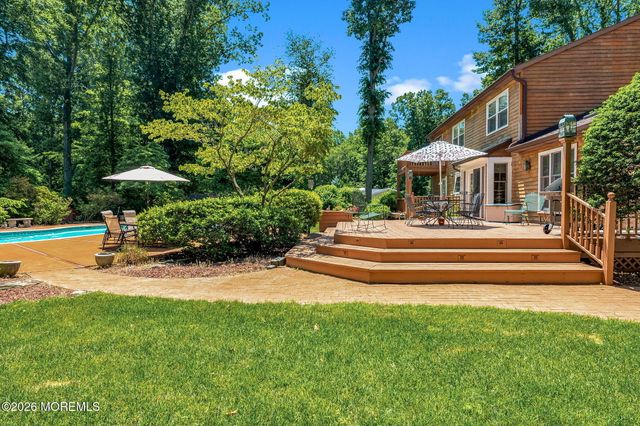 89 Pine Street, Lincroft, NJ 07738