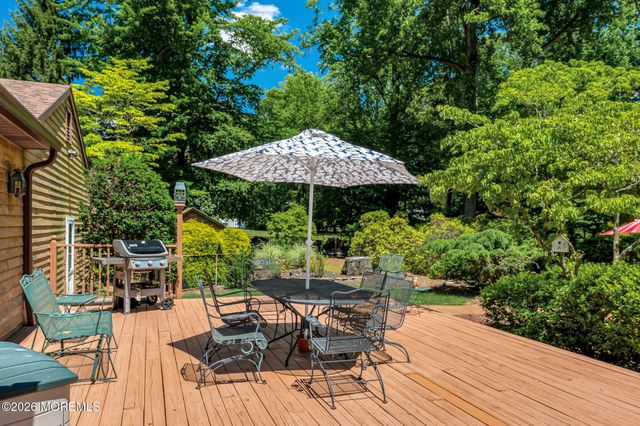 89 Pine Street, Lincroft, NJ 07738
