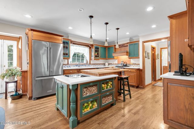 89 Pine Street, Lincroft, NJ 07738