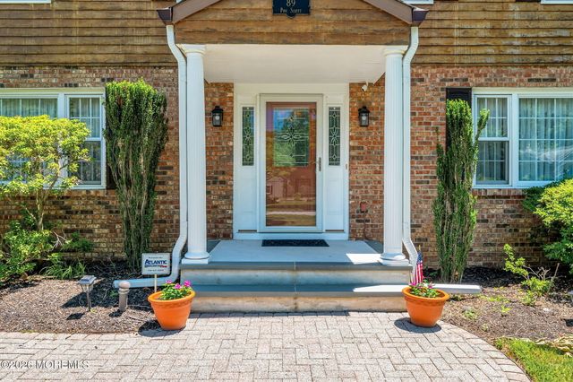 89 Pine Street, Lincroft, NJ 07738