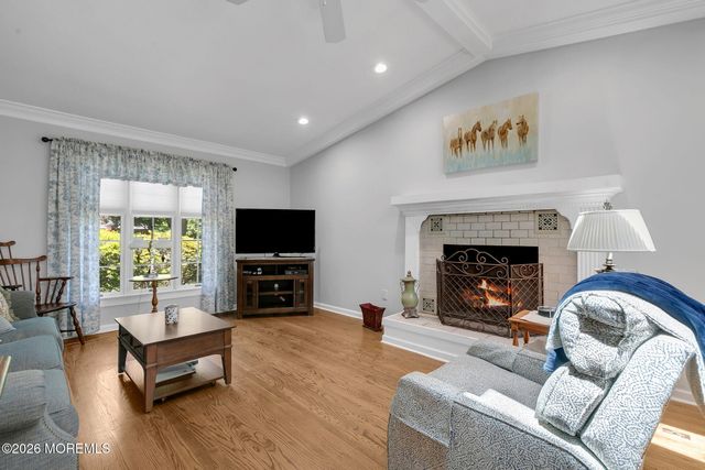 89 Pine Street, Lincroft, NJ 07738