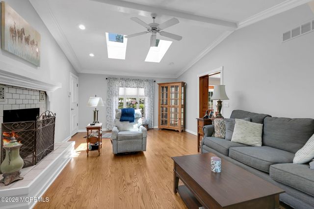 89 Pine Street, Lincroft, NJ 07738