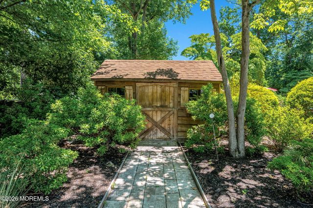 89 Pine Street, Lincroft, NJ 07738