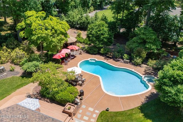 89 Pine Street, Lincroft, NJ 07738