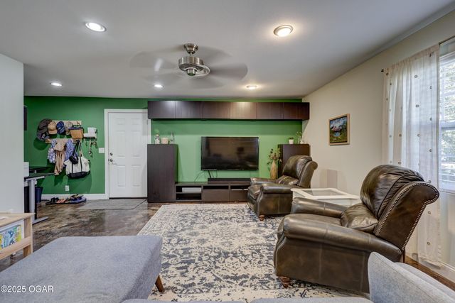 901 Summit Drive, Joplin, MO 64801