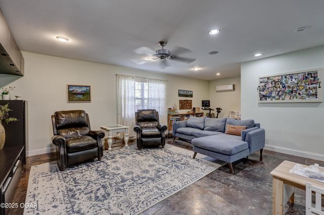 901 Summit Drive, Joplin, MO 64801