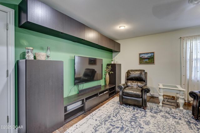 901 Summit Drive, Joplin, MO 64801