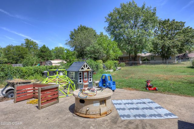 901 Summit Drive, Joplin, MO 64801
