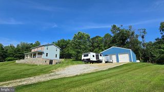 93 W CENTER ST, Glen Rock, PA 17327