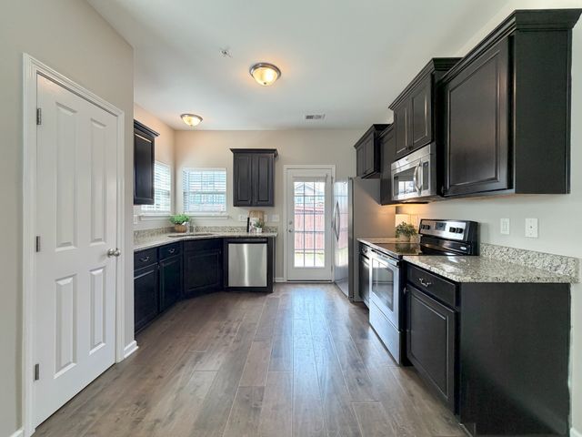 6015 DuPont Cv, Spring Hill, TN 37174