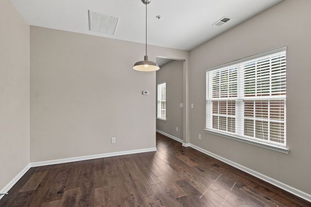 6015 DuPont Cv, Spring Hill, TN 37174