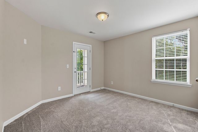 6015 DuPont Cv, Spring Hill, TN 37174