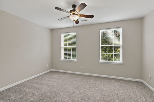 6015 DuPont Cv, Spring Hill, TN 37174