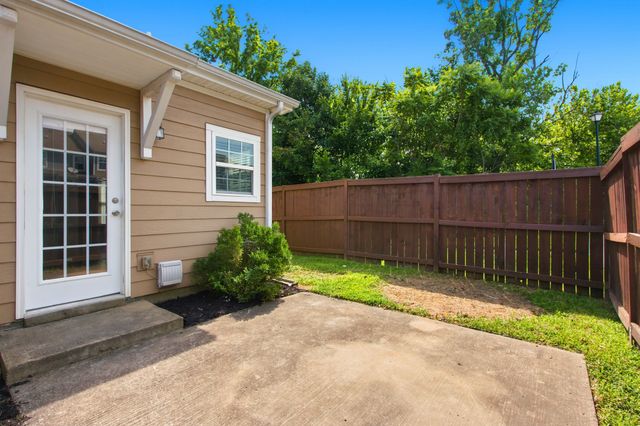 6015 DuPont Cv, Spring Hill, TN 37174