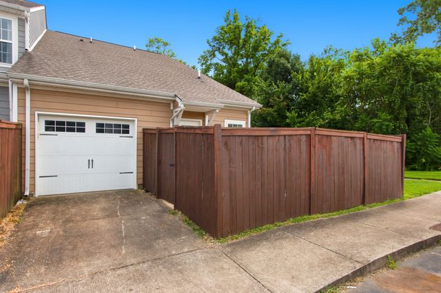 6015 DuPont Cv, Spring Hill, TN 37174