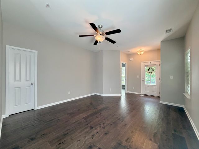 6015 DuPont Cv, Spring Hill, TN 37174