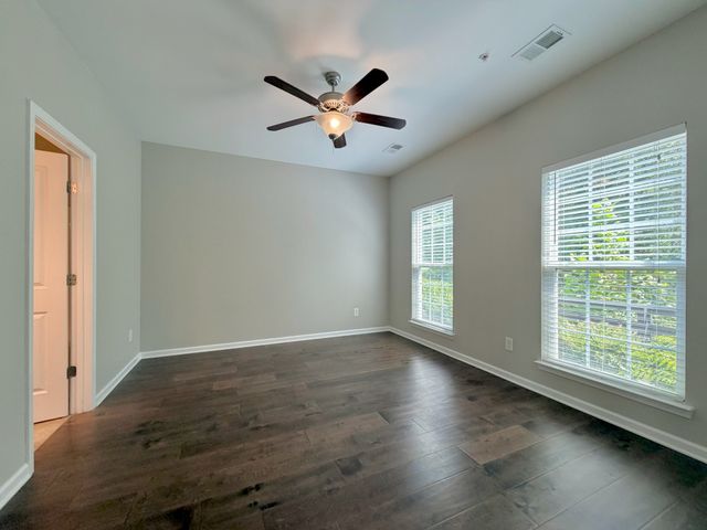 6015 DuPont Cv, Spring Hill, TN 37174