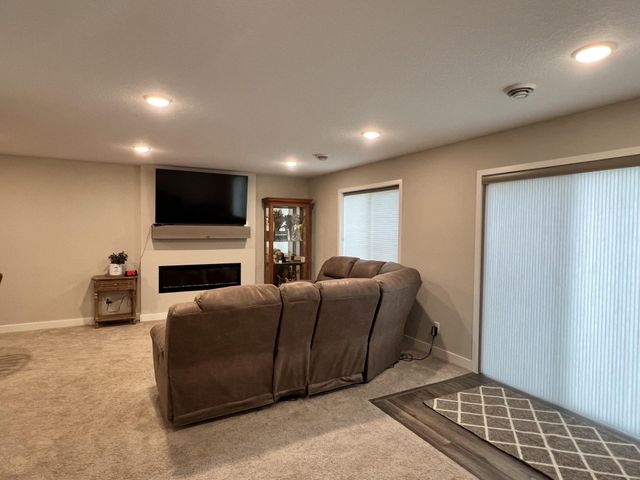 13891 10th Avenue S, Zimmerman, MN 55398