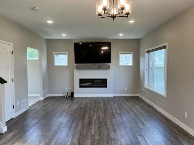 13891 10th Avenue S, Zimmerman, MN 55398