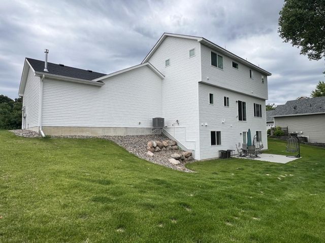 13891 10th Avenue S, Zimmerman, MN 55398