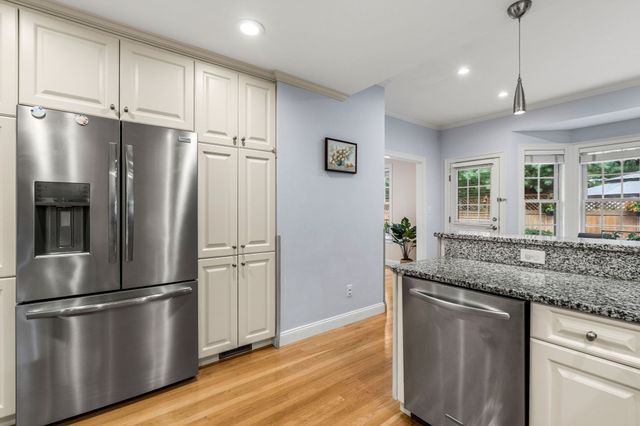 65 Crescent Rd, Needham, MA 02494