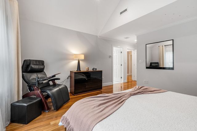 65 Crescent Rd, Needham, MA 02494