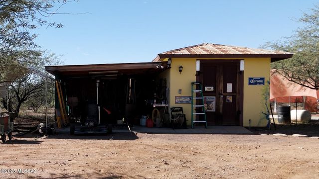 42 Calle Agua Tranquila Road, Tubac, AZ 85646