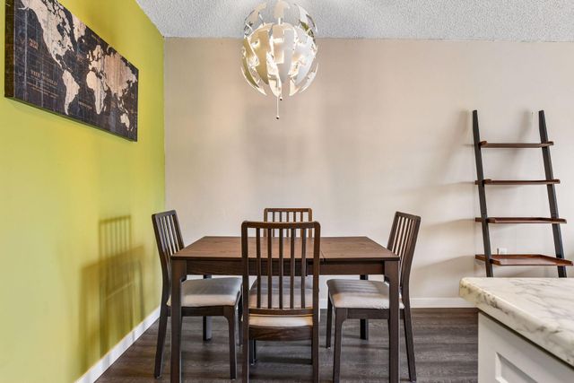 4351 Parklawn Avenue 205E, Edina, MN 55435