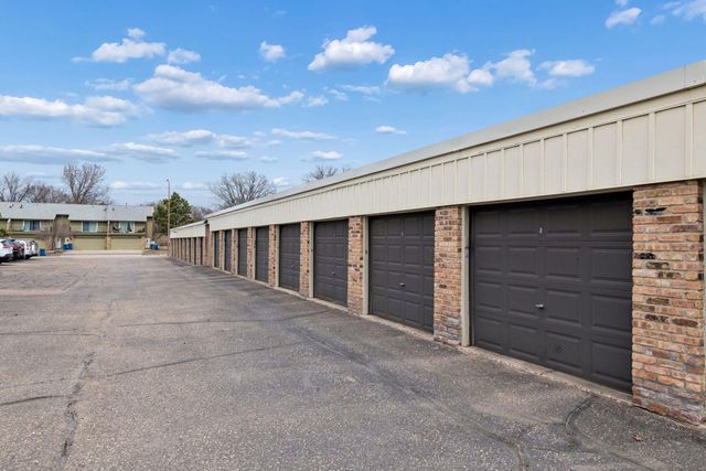 4351 Parklawn Avenue 205E, Edina, MN 55435