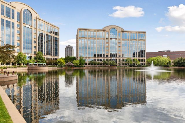 4351 Parklawn Avenue 205E, Edina, MN 55435