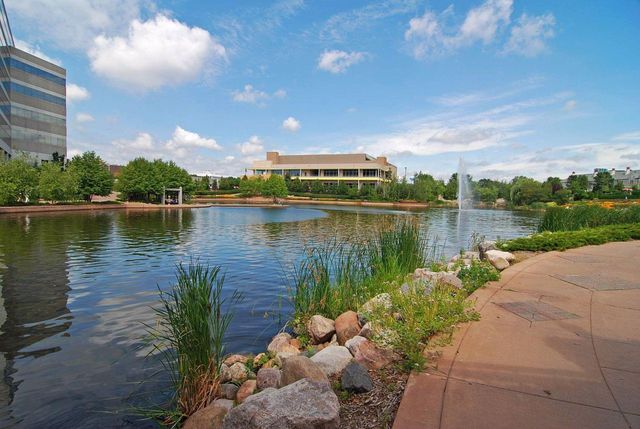 4351 Parklawn Avenue 205E, Edina, MN 55435