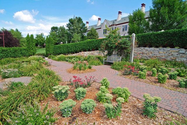 4351 Parklawn Avenue 205E, Edina, MN 55435