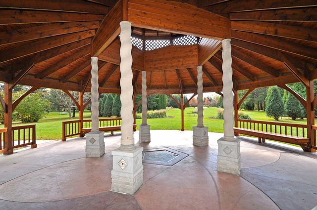 4351 Parklawn Avenue 205E, Edina, MN 55435