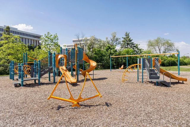 4351 Parklawn Avenue 205E, Edina, MN 55435