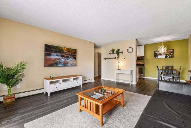 4351 Parklawn Avenue 205E, Edina, MN 55435