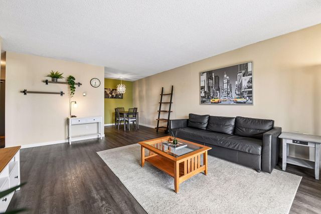 4351 Parklawn Avenue 205E, Edina, MN 55435