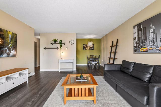 4351 Parklawn Avenue 205E, Edina, MN 55435