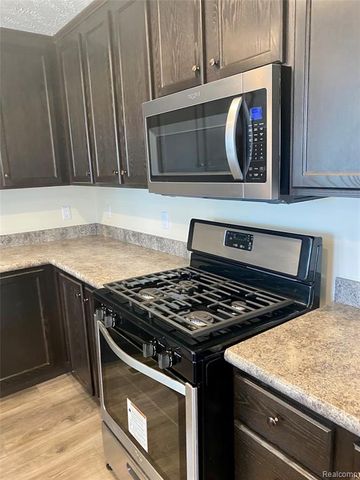 52543 Potomac Court, Chesterfield, MI 48051