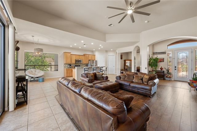 2746 Sidewheel Drive, Bullhead City, AZ 86429