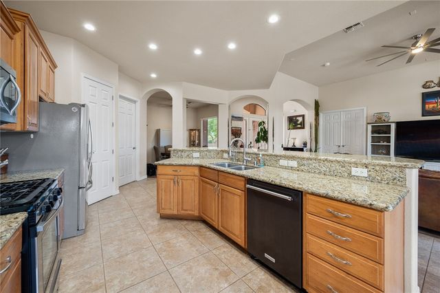 2746 Sidewheel Drive, Bullhead City, AZ 86429