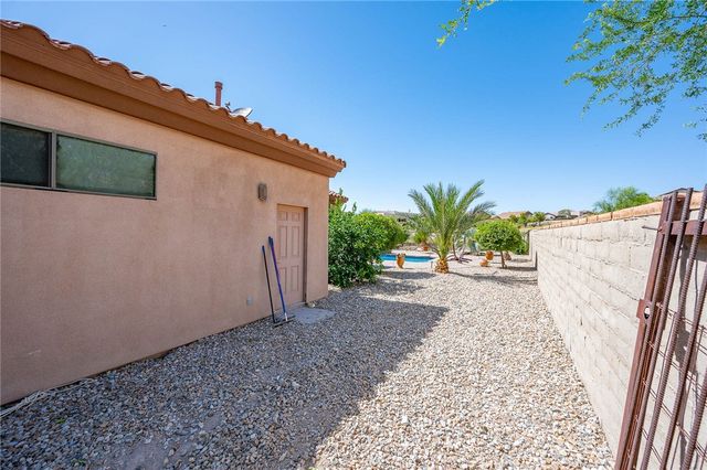 2746 Sidewheel Drive, Bullhead City, AZ 86429