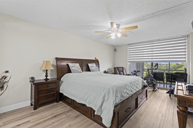 3465 Via Poinciana 606, Lake Worth, FL 33467