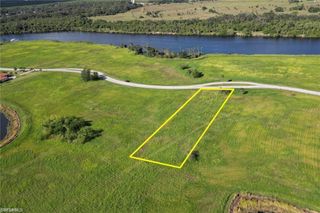 2023 Silk Bay BLVD, Alva, FL 33920