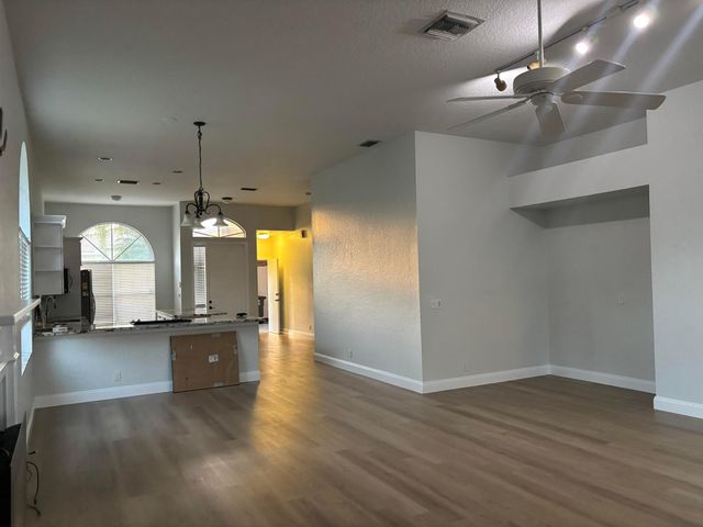 5049 Encinitas Drive, Delray Beach, FL 33484