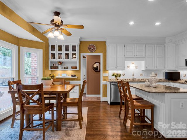 708 Barington Place, Matthews, NC 28105