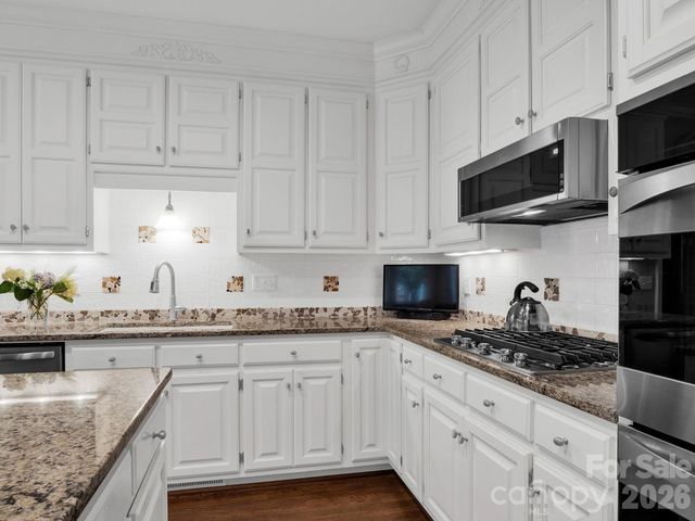 708 Barington Place, Matthews, NC 28105
