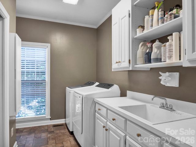 708 Barington Place, Matthews, NC 28105