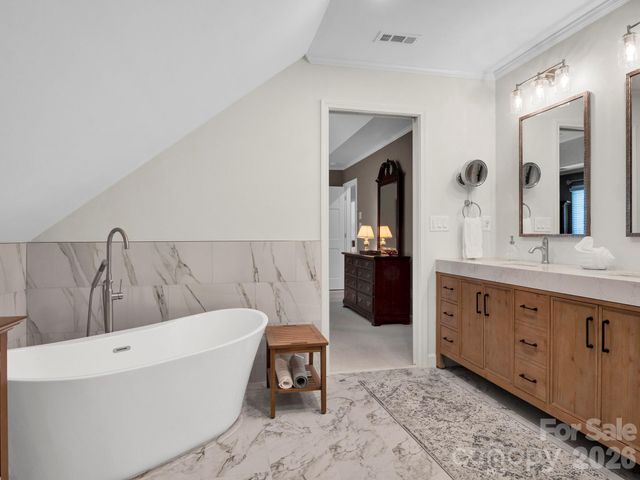 708 Barington Place, Matthews, NC 28105