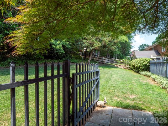 708 Barington Place, Matthews, NC 28105
