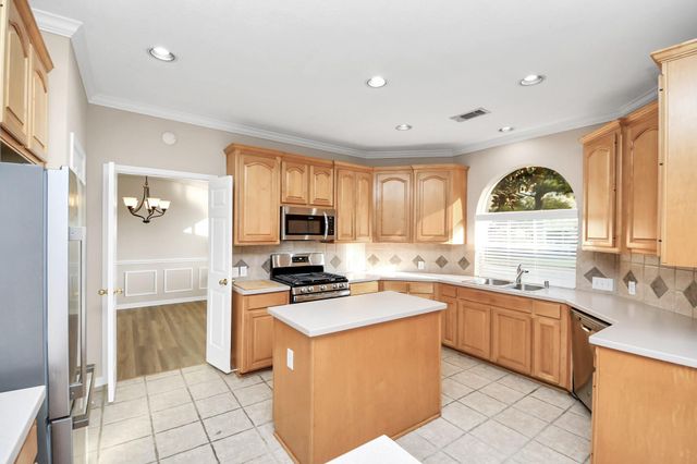 11918 Helene Court, Pinehurst, TX 77362